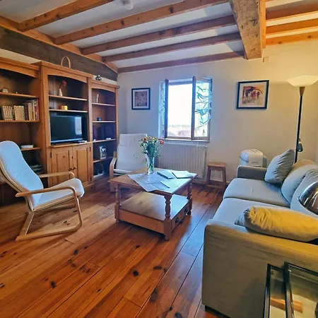 Paisible Et Pratique - 4 Pers. Apartment