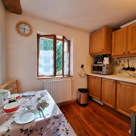Paisible Et Pratique - 4 Pers. Apartment